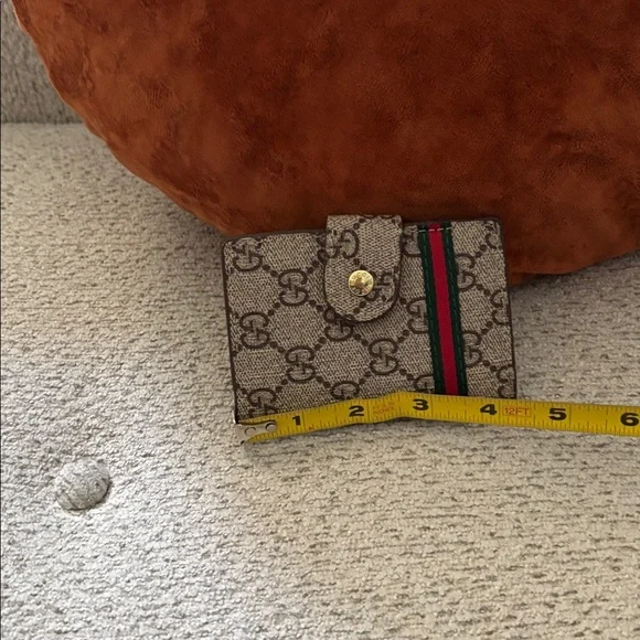 *Fashion Beige Monogram Card Holder with Red and Green Accent - Picture 10 of 11